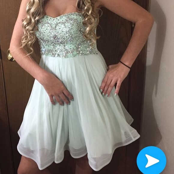 Homecoming dress - Picture 2 of 6
